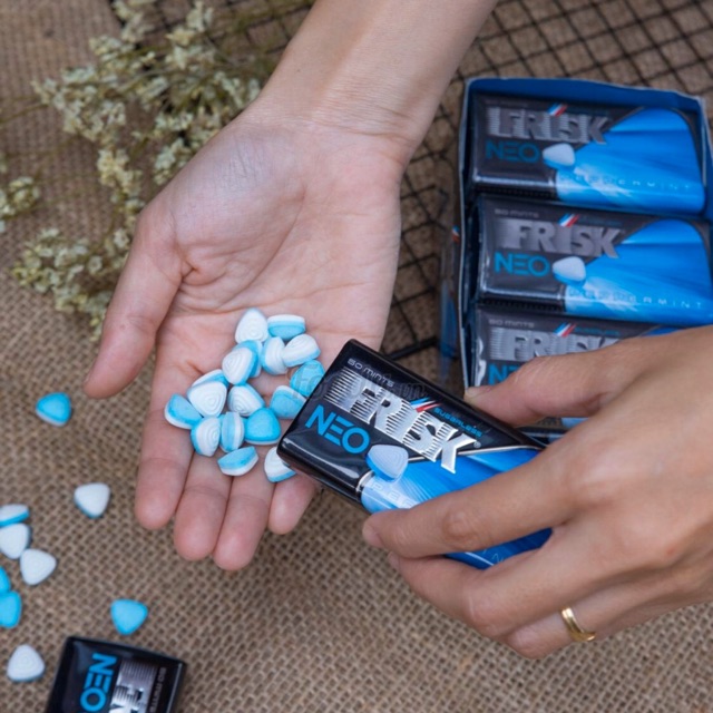 Kho sỉ Frisk Neo Peppermint kẹo ngậm BJ bạc hà kẹo phòng the Nhật Bản kẹo tình yêu hộp 50 viên mới nhất Kho sỉ Frisk Neo Peppermint kẹo ngậm BJ bạc hà kẹo phòng the Nhật Bản kẹo tình yêu hộp 50 viên mới nhất