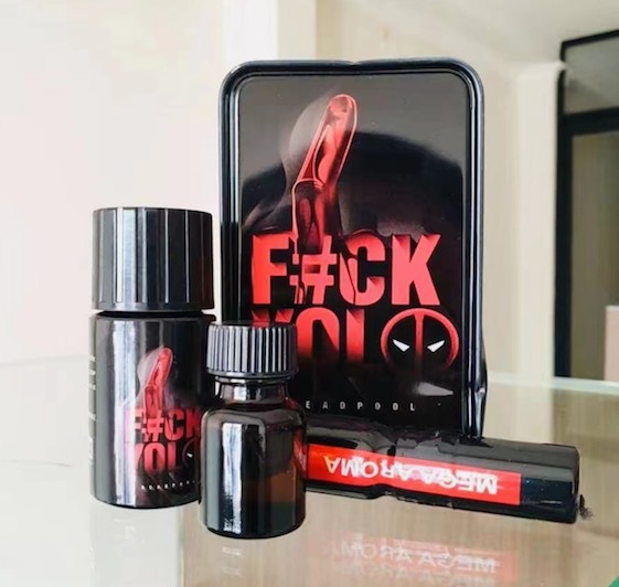 Kho sỉ Popper Fuck YoLo 50ml dành cho Top Bot combo hộp thiếc 40ml + 10ml hàng xách tay Kho sỉ Popper Fuck YoLo 50ml dành cho Top Bot combo hộp thiếc 40ml + 10ml hàng xách tay